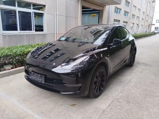 Фотография автомобиля — Tesla Model Y