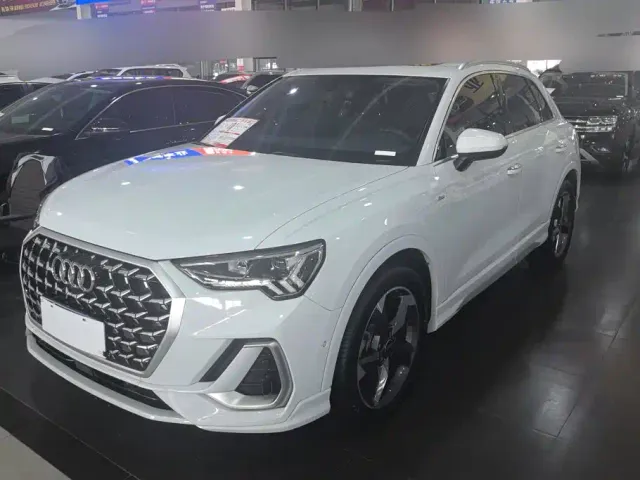 Фотография автомобиля — Audi Q3