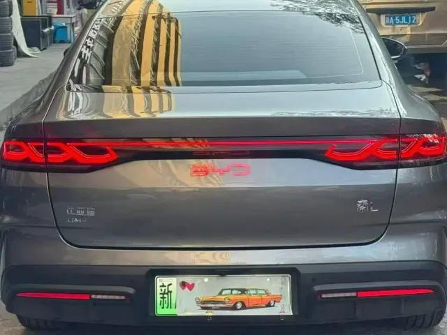 BYD Qin L — Фото автомобиля 8