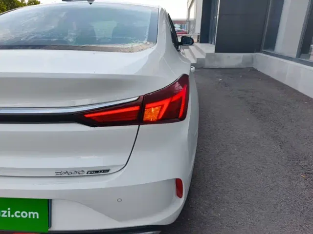 Changan Eado — Фото автомобиля 7