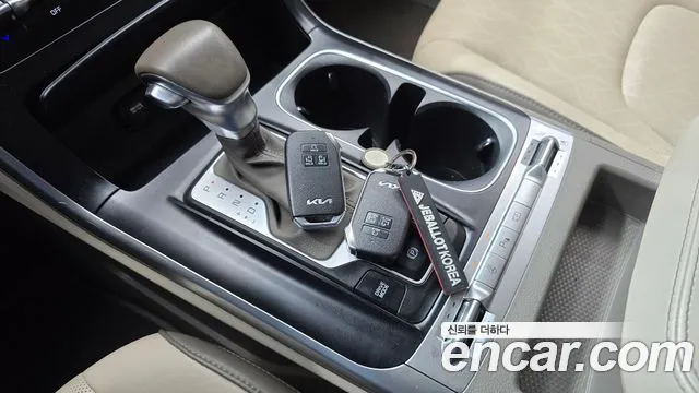 Kia Canival — Фото автомобиля 9