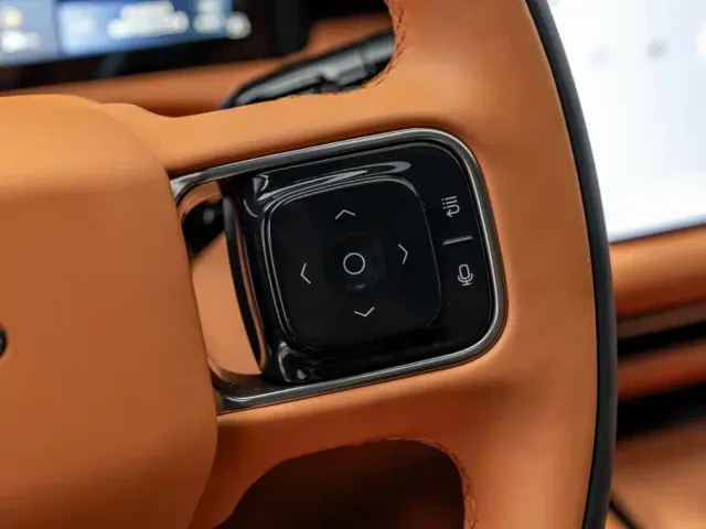 Lynk & Co 900 — Фото автомобиля 11