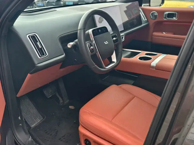 Li Auto L6 — Фото автомобиля 12