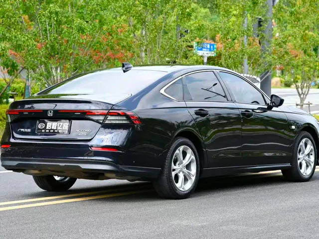 Honda Accord — Фото автомобиля 15
