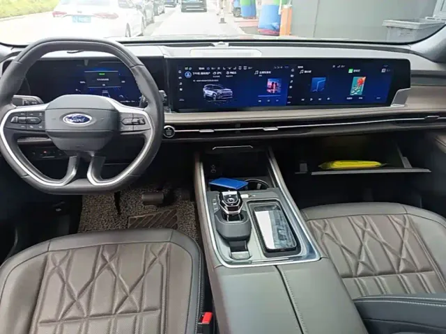 Ford Edge — Фото автомобиля 13