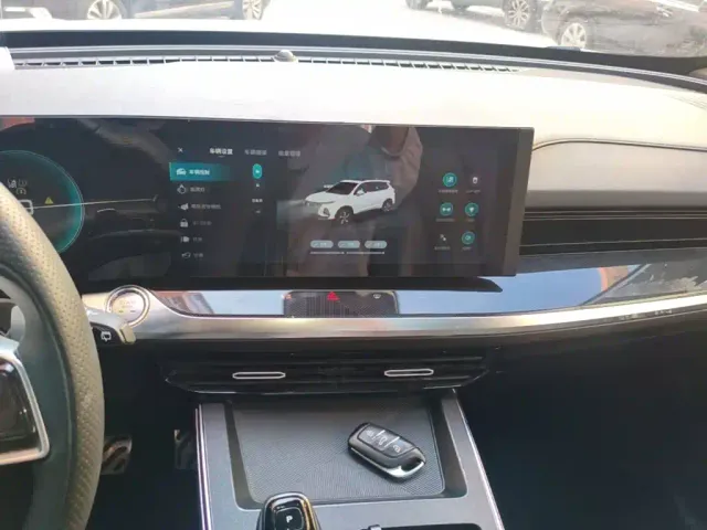 Roewe RX5 eMAX — Фото автомобиля 12