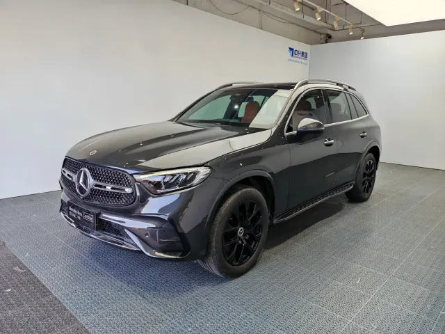 Фотография автомобиля — Mercedes-Benz GLC-Class