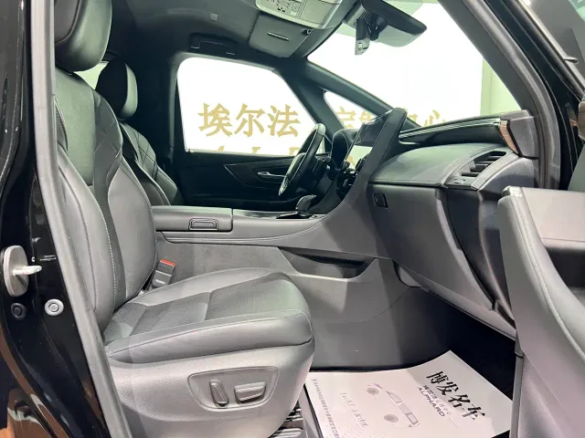 Toyota Vellfire — Фото автомобиля 9