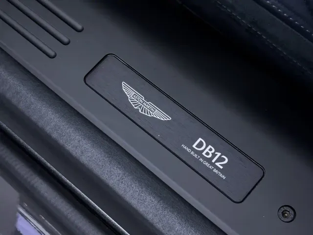 Aston Martin DB12 — Фото автомобиля 12