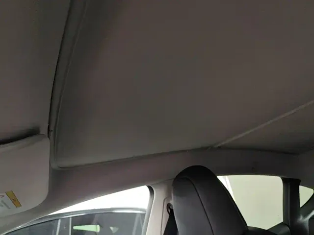Tesla Model Y — Фото автомобиля 17