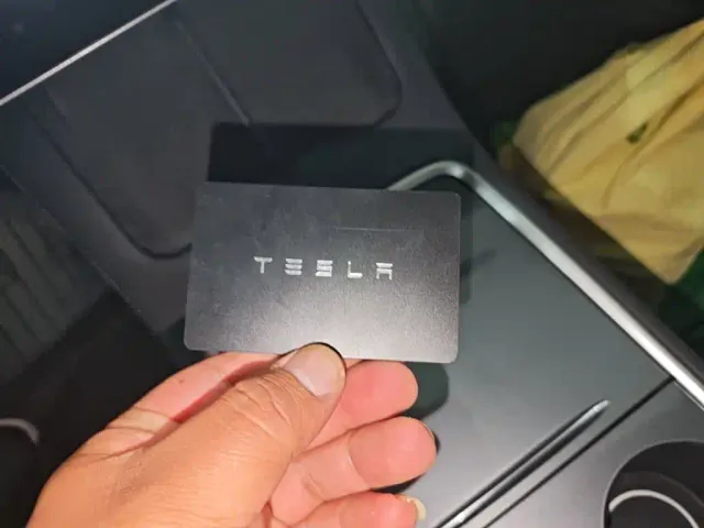 Tesla Model Y — Фото автомобиля 8