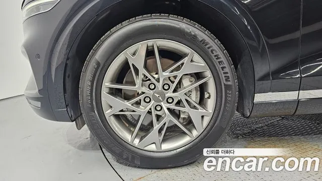 Genesis GV70 2.5T Бензин 2WD — Фото автомобиля 5