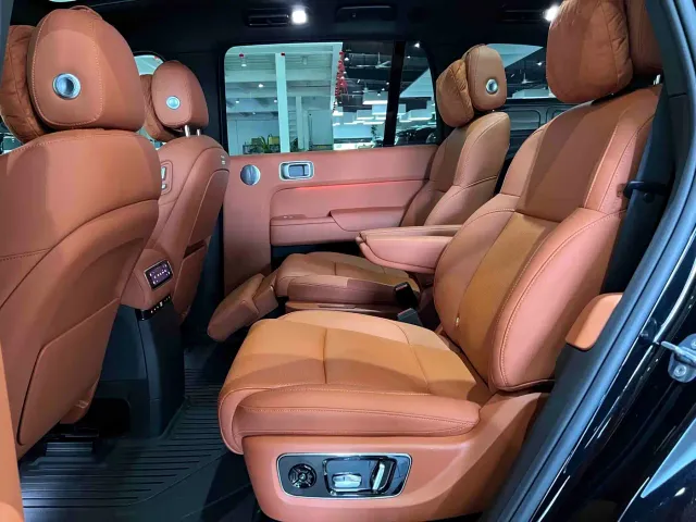 Li Auto L9 — Фото автомобиля 22