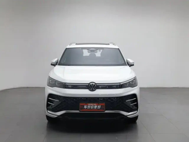 Volkswagen Tiguan L — Фото автомобиля 3