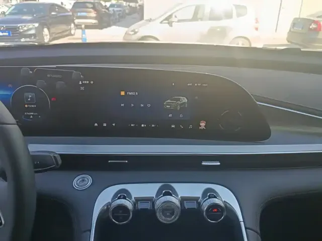 Exeed Exeed Lingyun 2024 300T 2WD Starlight Edition — Фото автомобиля 13