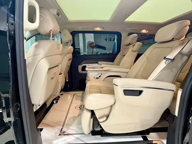 Mercedes-Benz V-Class — Фото автомобиля 10