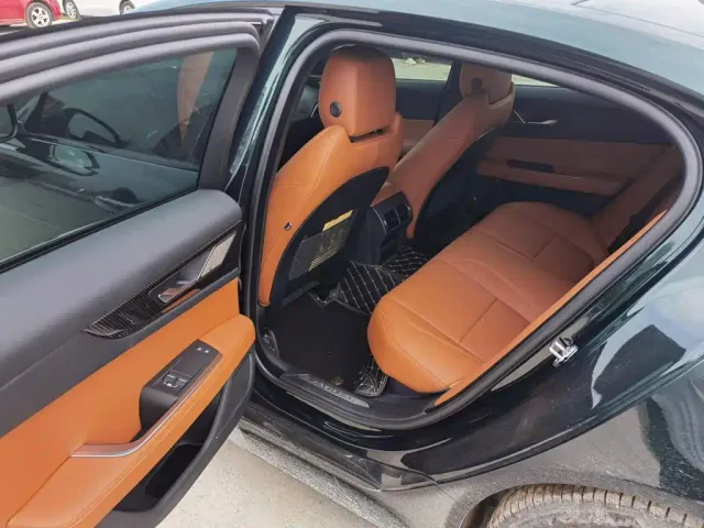 Jaguar XEL — Фото автомобиля 4