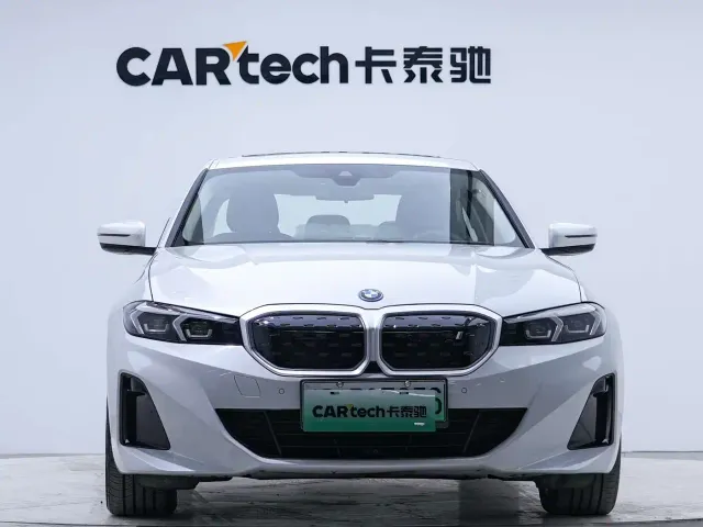 BMW i3 — Фото автомобиля 7