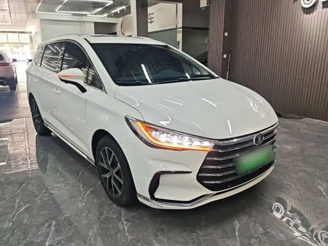 BYD Song MAX — Фото автомобиля 3