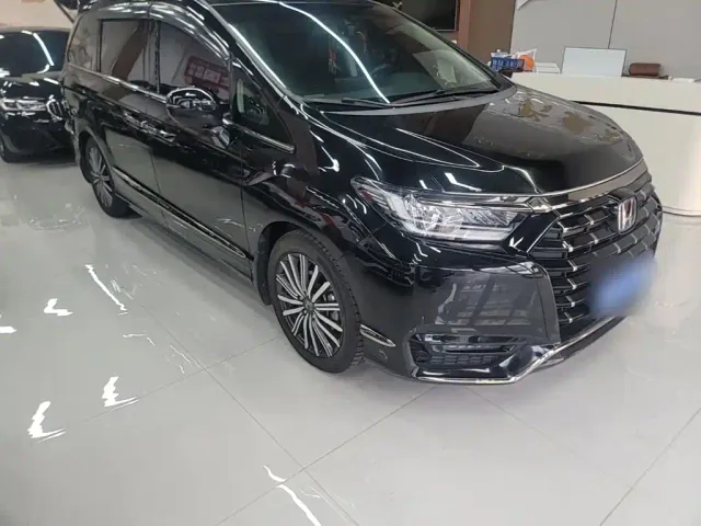 Honda Elysion — Фото автомобиля 3