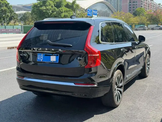 Volvo XC90 — Фото автомобиля 7