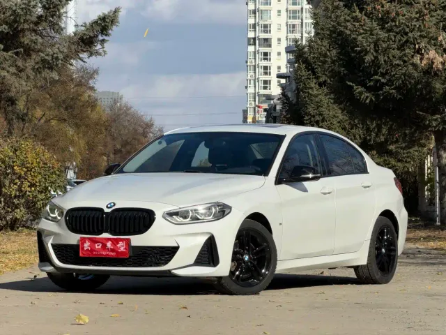 Фотография автомобиля — BMW 1 Series
