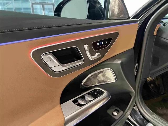 Mercedes-Benz E-Class — Фото автомобиля 5