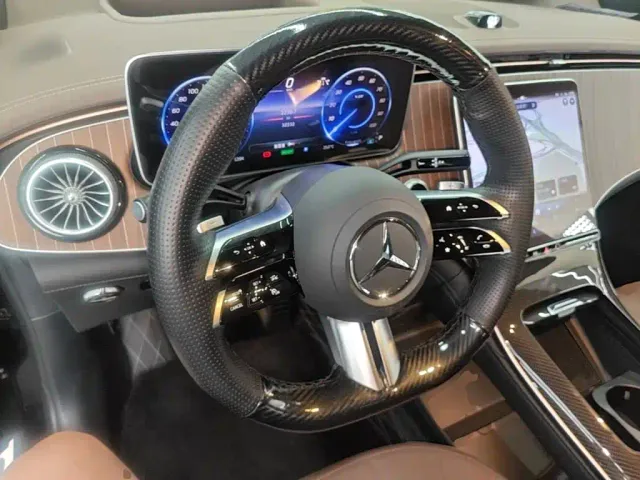 Mercedes-Benz EQE SUV — Фото автомобиля 9