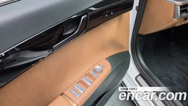 Hyundai Grandeur GN7 — Фото автомобиля 28