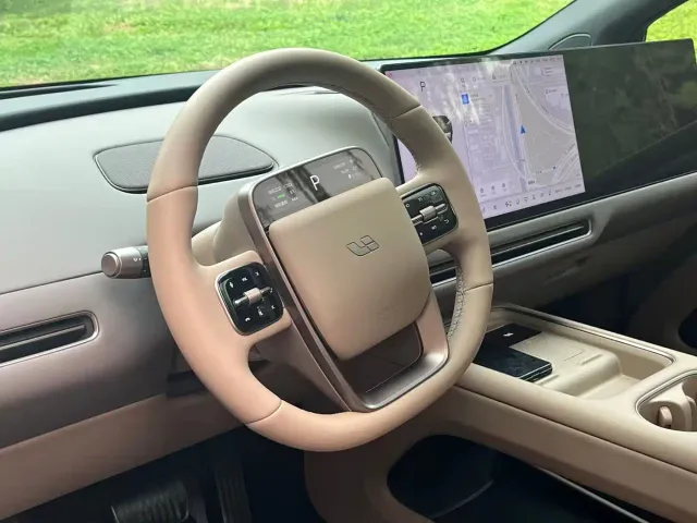 Li Auto i6 — Фото автомобиля 11