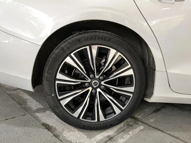 Volvo S60 — Фото автомобиля 18