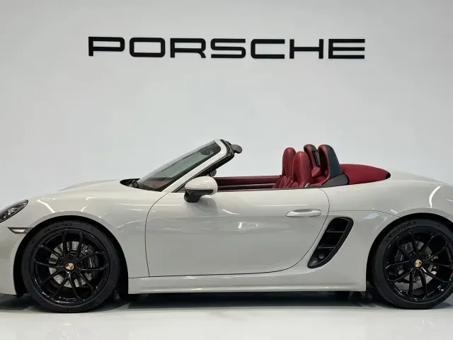 Porsche 718 — Фото автомобиля 3