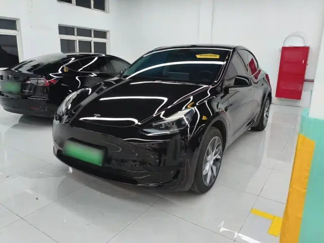 Фотография автомобиля — Tesla Model Y