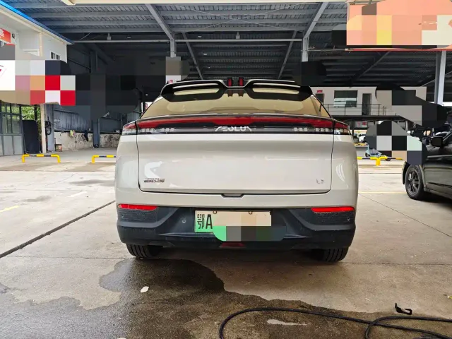 Dongfeng Fengshen L7 — Фото автомобиля 8