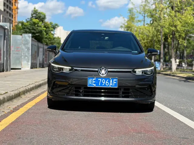 Volkswagen Golf — Фото автомобиля 2