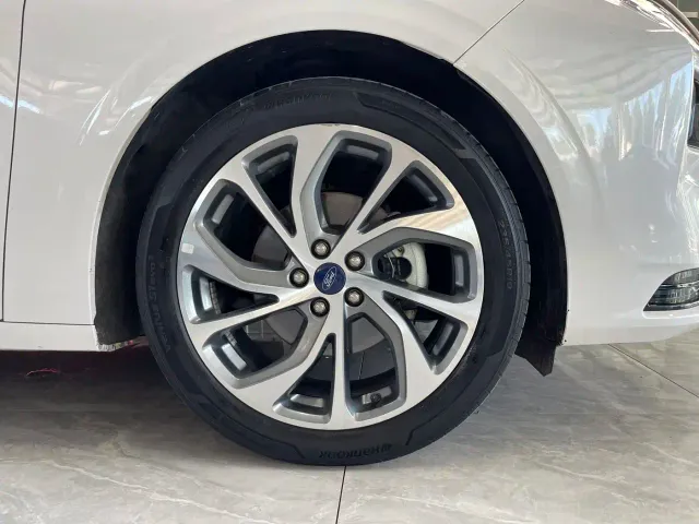 Ford Mondeo — Фото автомобиля 14