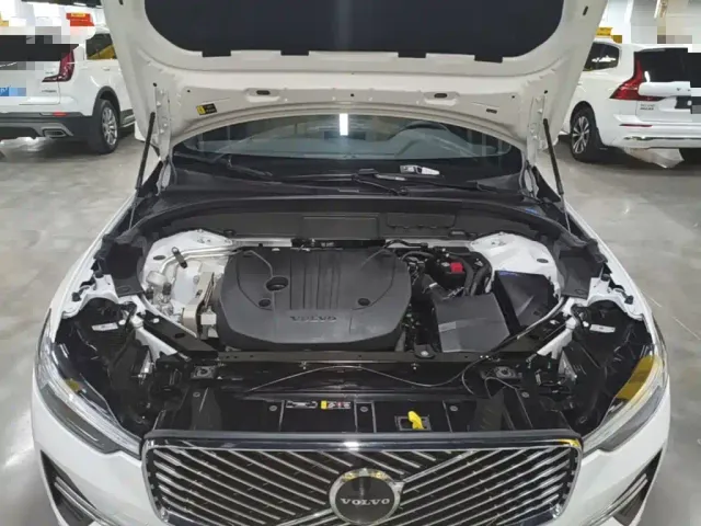 Volvo XC60 — Фото автомобиля 19