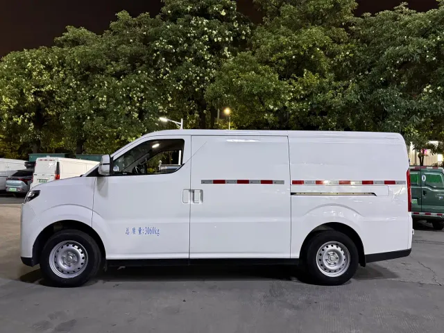 Ruichi New Energy EC75 — Фото автомобиля 7