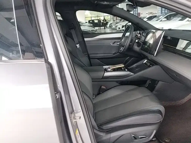 BYD Qin L — Фото автомобиля 24