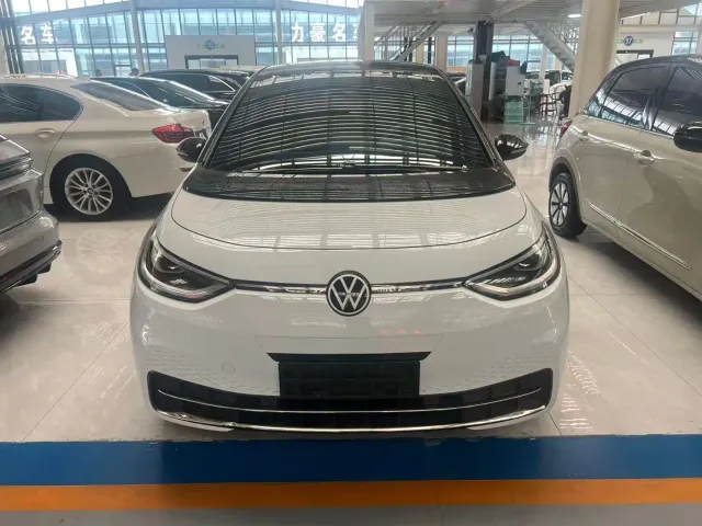 Volkswagen ID.3 — Фото автомобиля 2