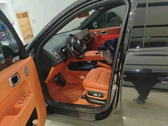 Li Auto L7 — Фото автомобиля 4