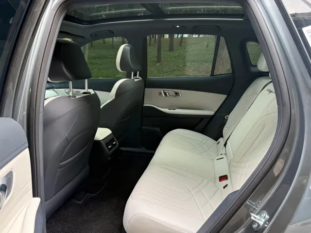 Geely Galaxy Starship 7 EM-i — Фото автомобиля 5