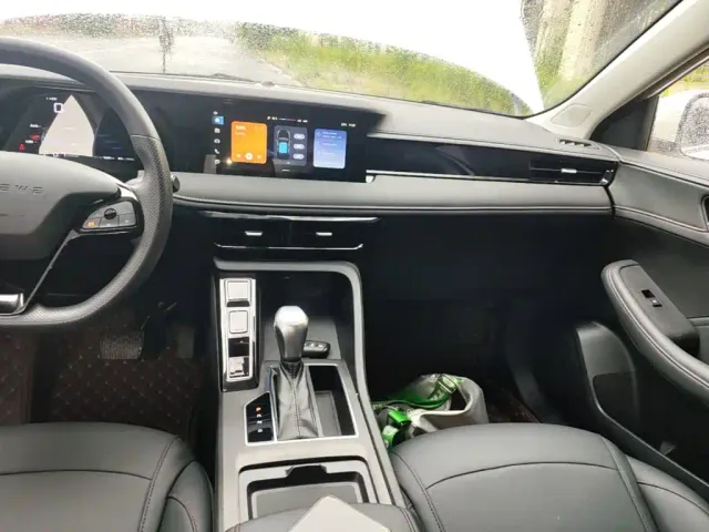 Roewe i5 — Фото автомобиля 12
