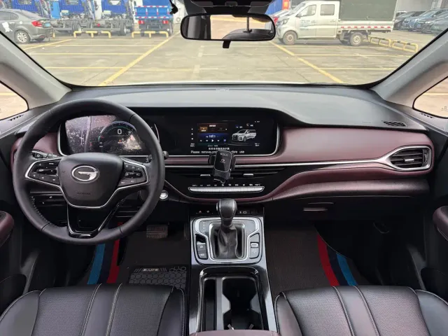GAC Trumpchi M6 — Фото автомобиля 9