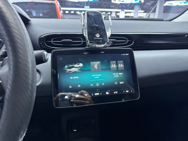 Leapmotor T03 — Фото автомобиля 15