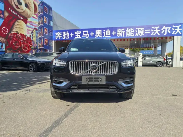 Volvo XC90 — Фото автомобиля 2