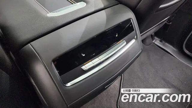 Cadillac Escalade Generation 5 — Фото автомобиля 16