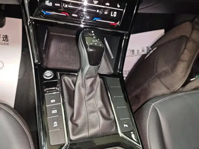 Volkswagen Passat — Фото автомобиля 13