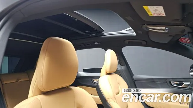 Volvo XC60 Generation 2 — Фото автомобиля 28