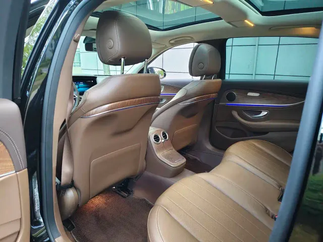 Mercedes-Benz E-Class — Фото автомобиля 7